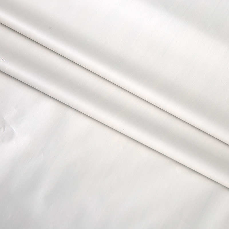 Matala hengittävä 2 kerros 100% sähkökatkos TPU -kalvo verho beige + musta musta pimennyselokuva